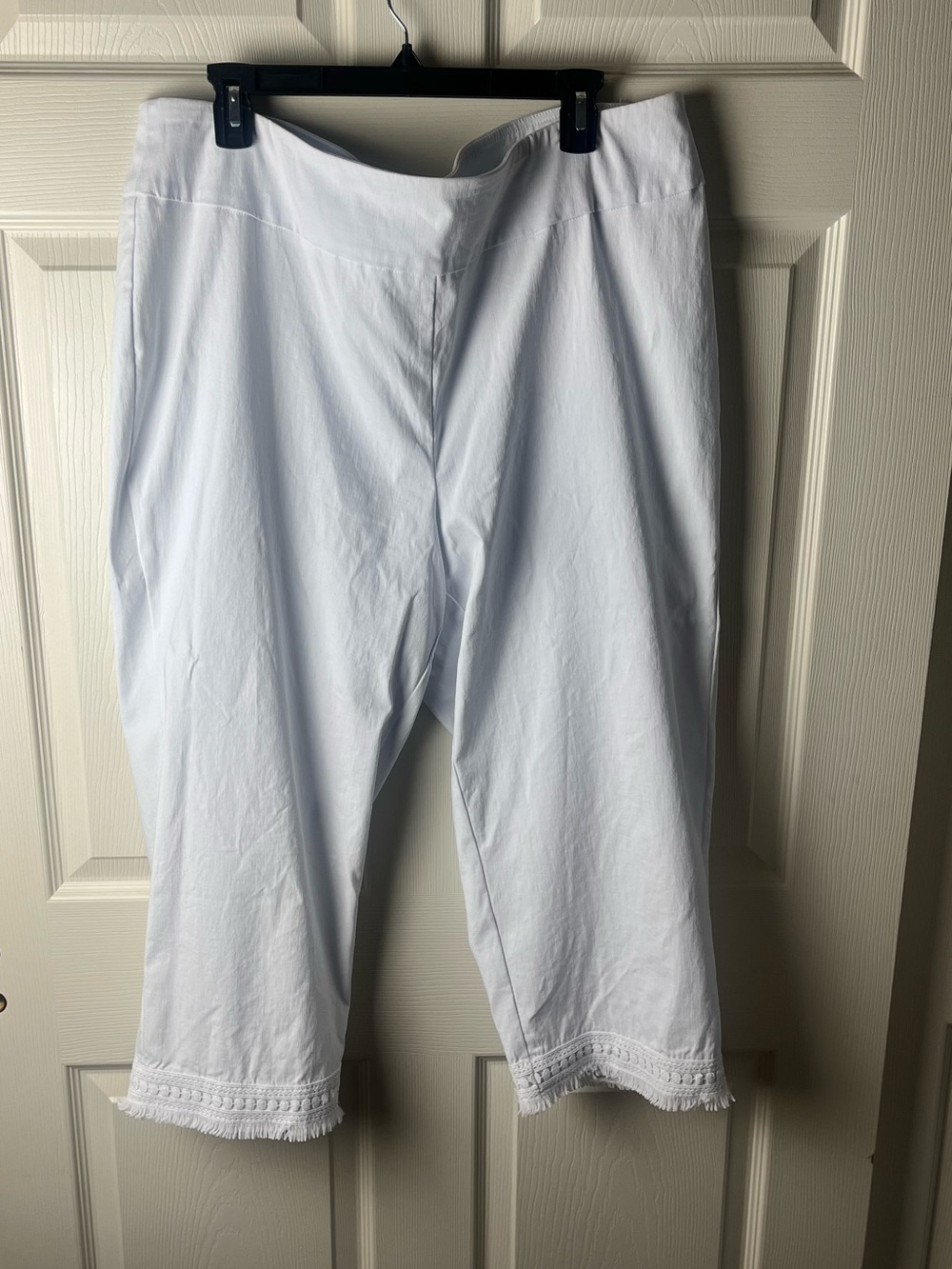Zac & Rachel White capris